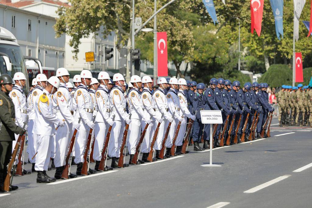 İmamoğlu 30 Ağustos'ta konuştu: Cumhuriyet'e ve Atatürk'e layık bireyler olmayı inşallah başarırız 15